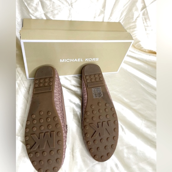 Michael Kors Sz 9 slip on shoes with MK charm pink - Picture 3 of 3